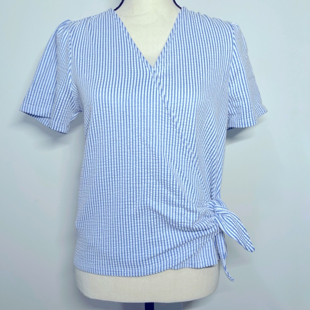 Michael Kors short sleeve wrap top, blue seersucker, petite small